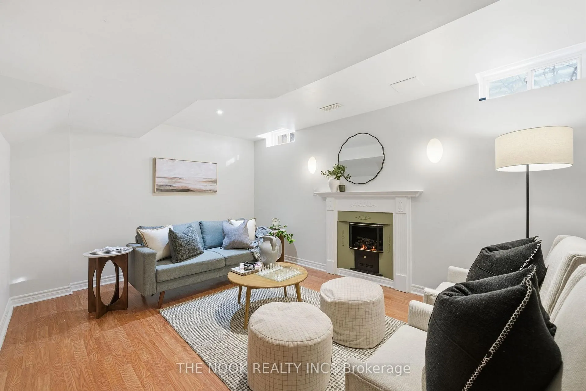 Photo 34 of 53 Kinross Avenue, Whitby, Brooklin — HOMEH