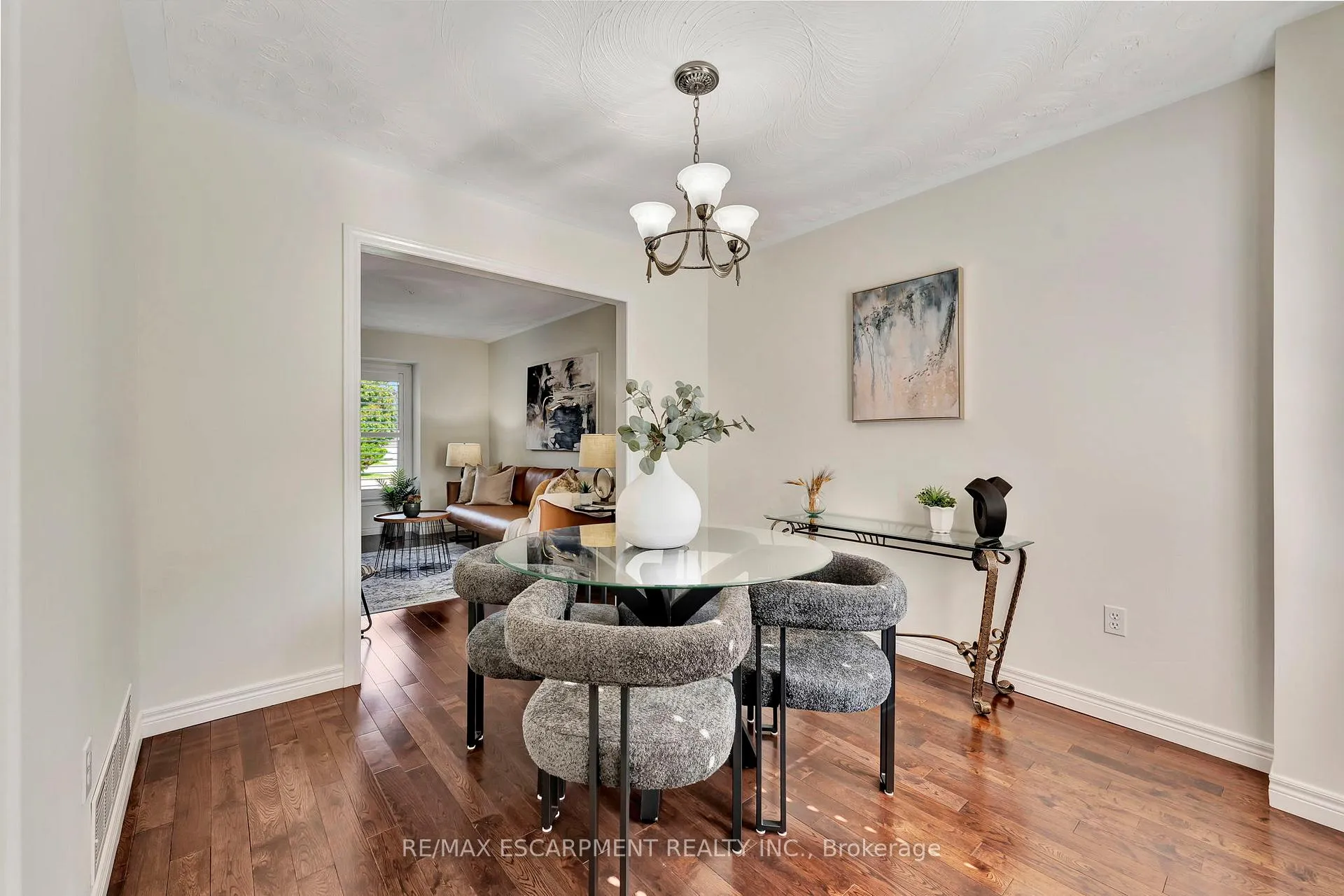 Photo 9 of 19 Falconridge Drive, Hamilton, Carpenter — HOMEH