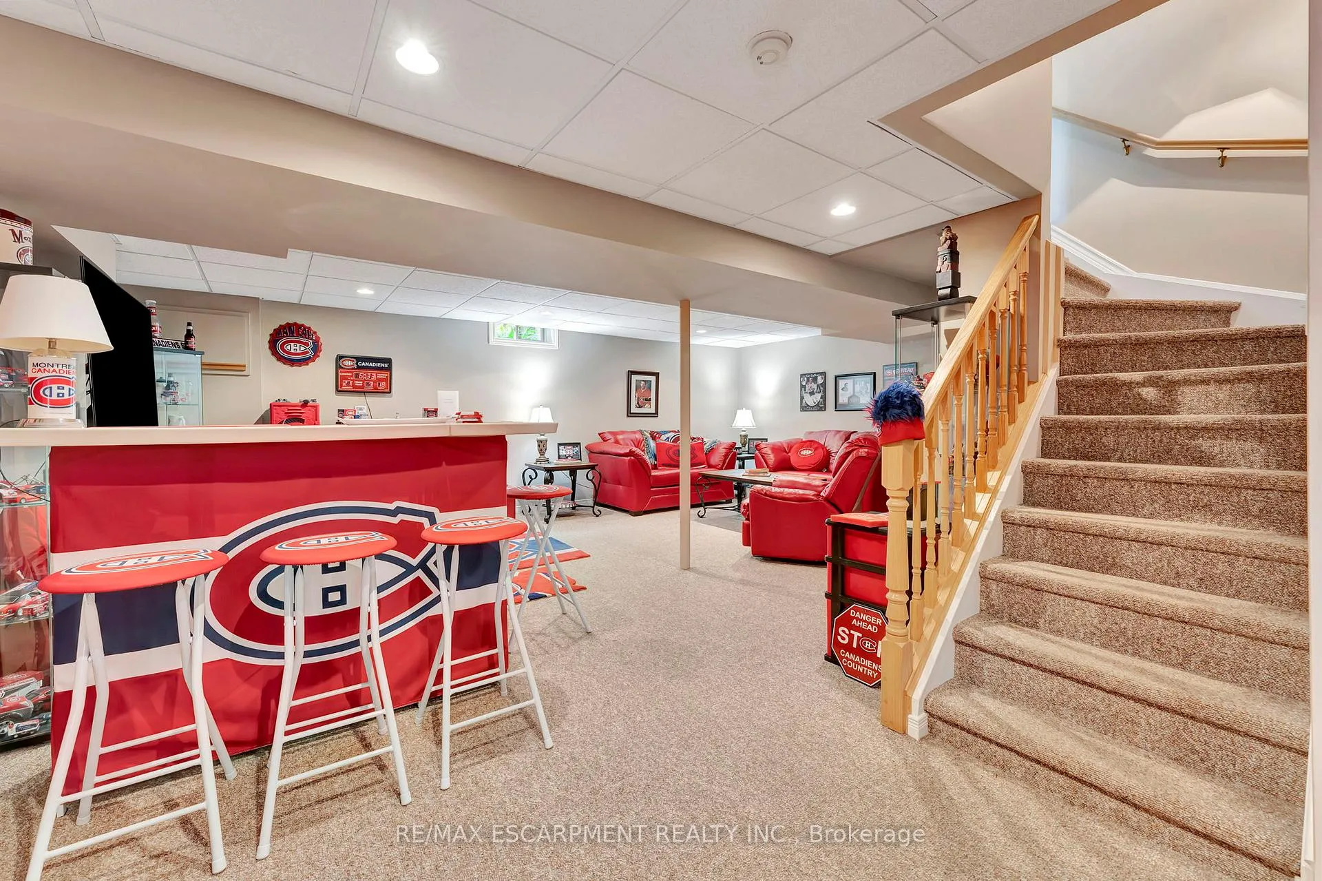 Photo 25 of 19 Falconridge Drive, Hamilton, Carpenter — HOMEH