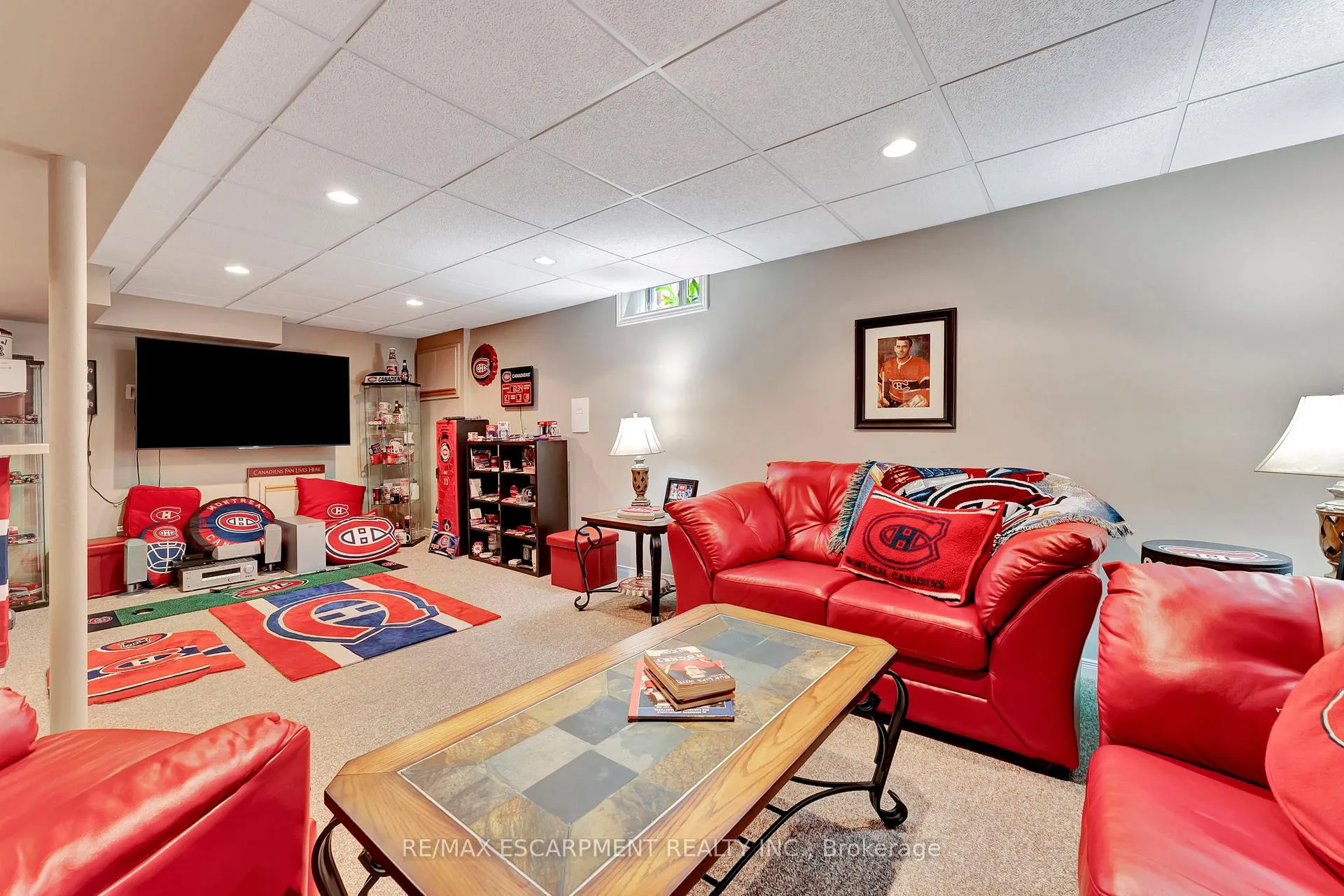 Photo 26 of 19 Falconridge Drive, Hamilton, Carpenter — HOMEH