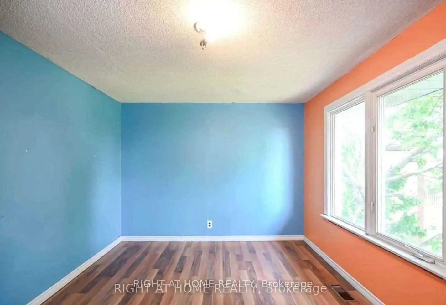 Photo 5 of 1025 Stone Church Road E, Hamilton, Quinndale — HOMEH