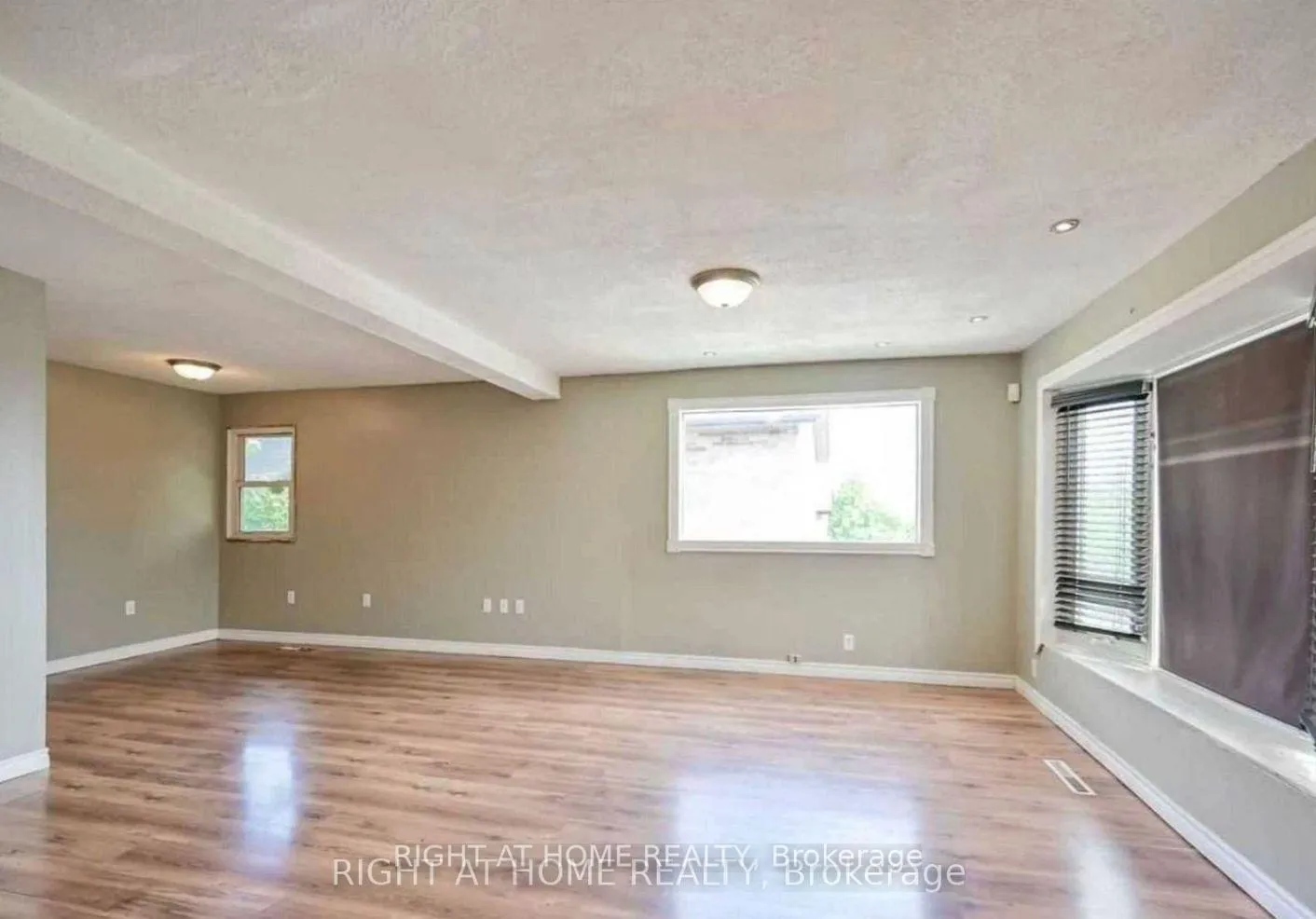 Photo 7 of 1025 Stone Church Road E, Hamilton, Quinndale — HOMEH