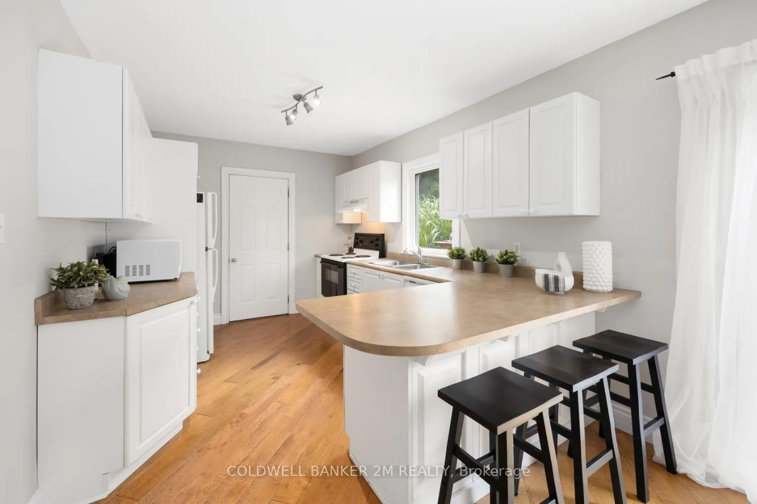 Photo 3 of 1677 Central Street, Pickering, Rural Pickering — HOMEH
