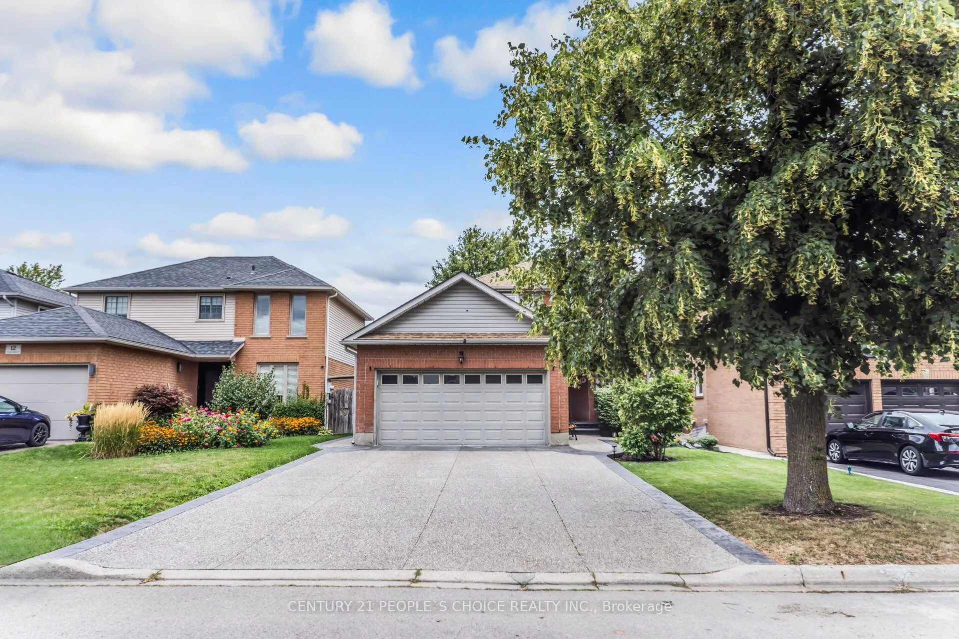 Photo 1 of 10 Hillgarden Drive, Hamilton, Stoney Creek — HOMEH