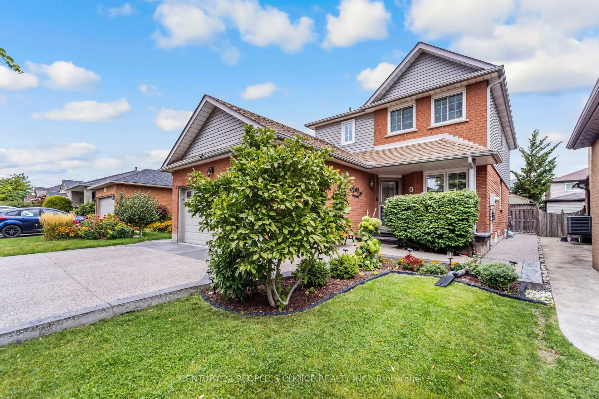 Photo 3 of 10 Hillgarden Drive, Hamilton, Stoney Creek — HOMEH
