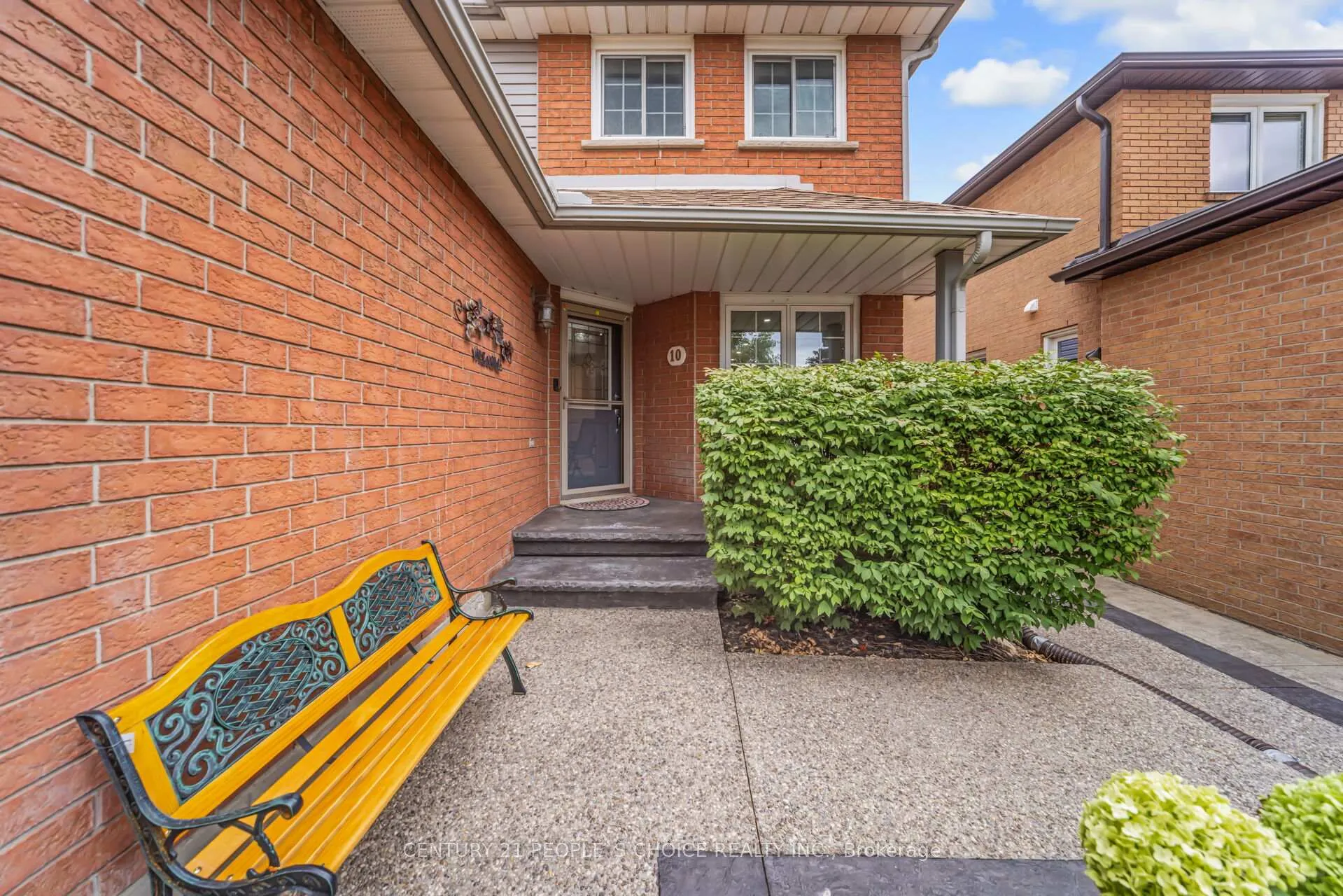 Photo 4 of 10 Hillgarden Drive, Hamilton, Stoney Creek — HOMEH