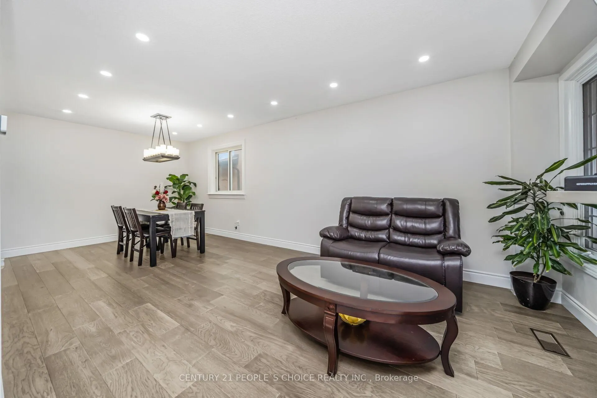 Photo 15 of 10 Hillgarden Drive, Hamilton, Stoney Creek — HOMEH