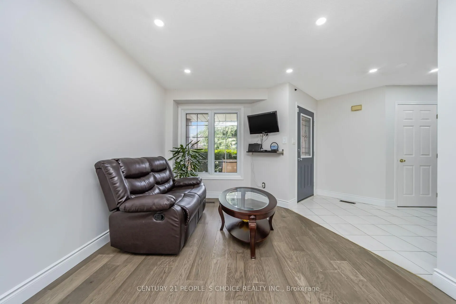 Photo 16 of 10 Hillgarden Drive, Hamilton, Stoney Creek — HOMEH