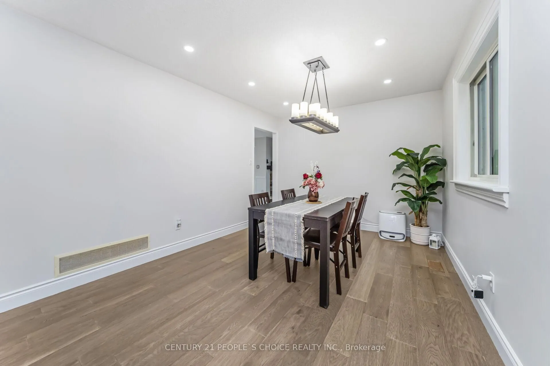 Photo 18 of 10 Hillgarden Drive, Hamilton, Stoney Creek — HOMEH