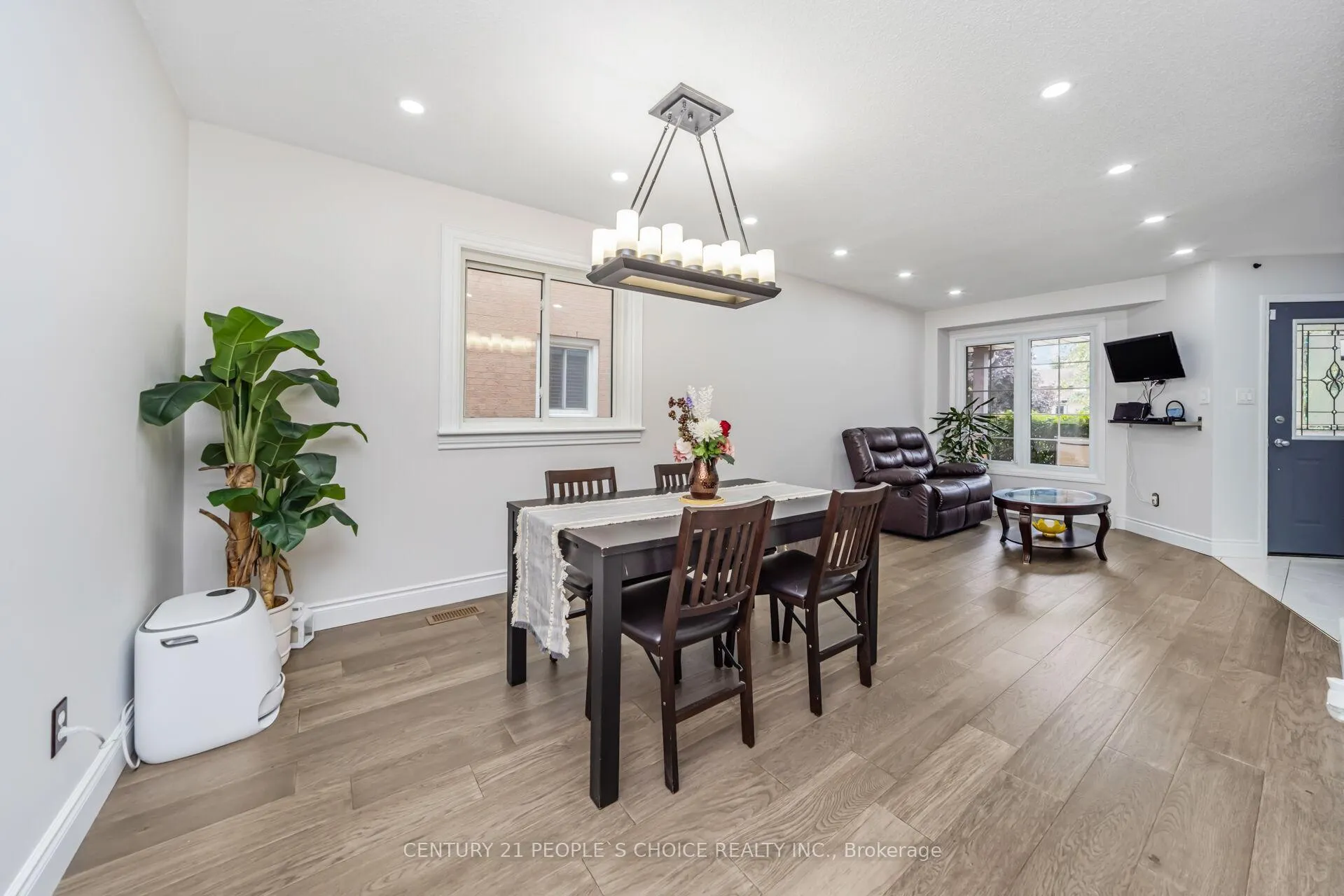 Photo 19 of 10 Hillgarden Drive, Hamilton, Stoney Creek — HOMEH