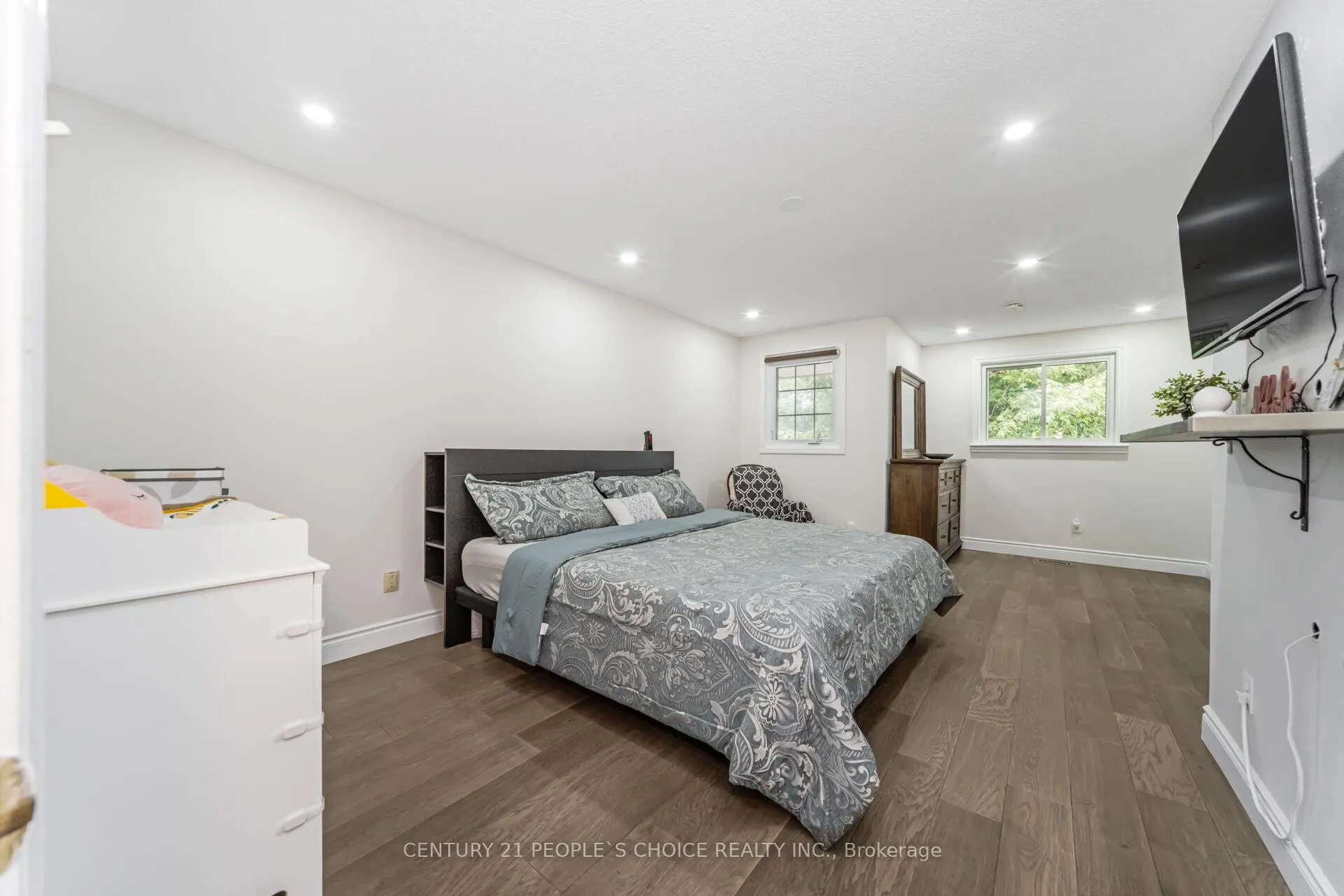 Photo 24 of 10 Hillgarden Drive, Hamilton, Stoney Creek — HOMEH