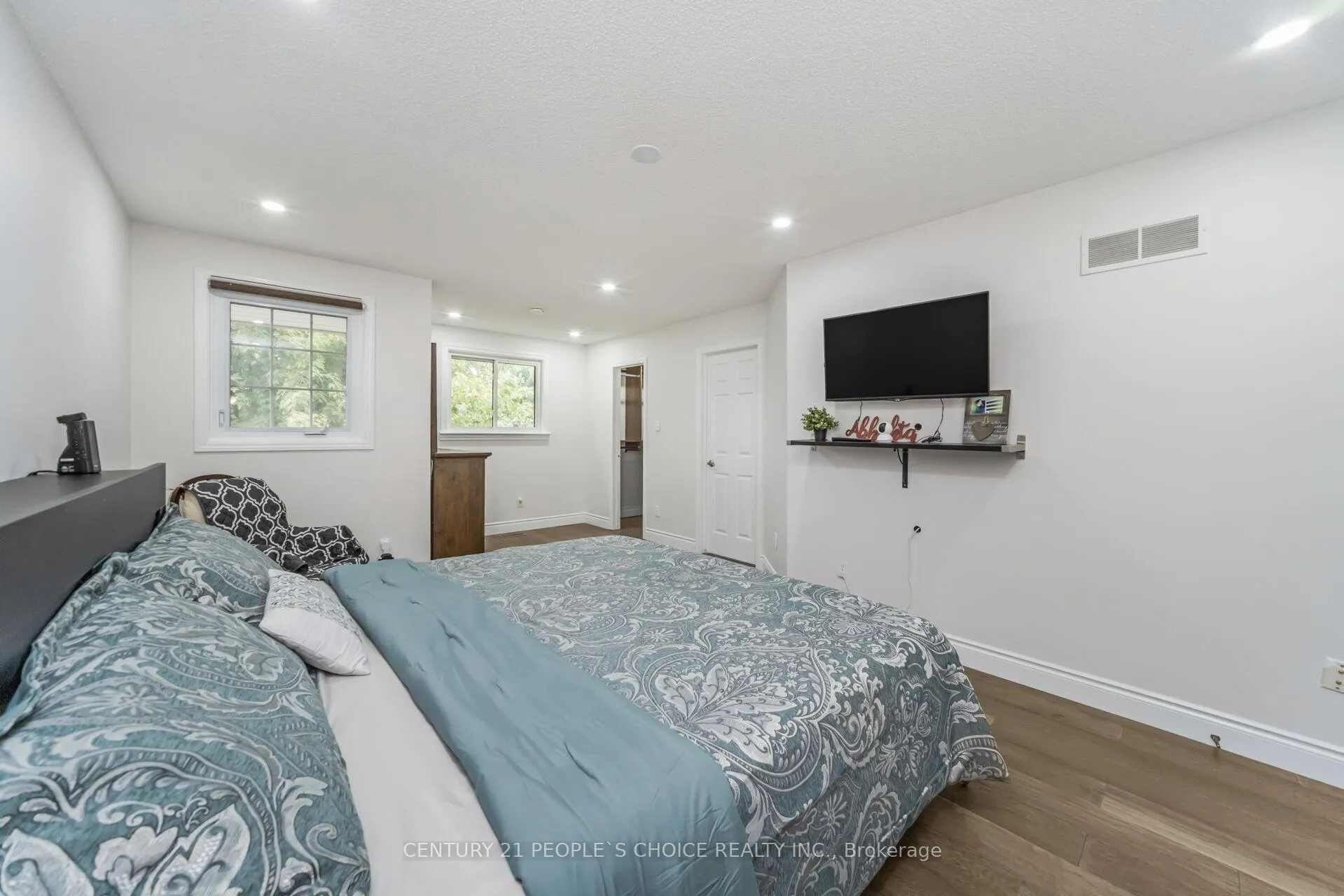 Photo 25 of 10 Hillgarden Drive, Hamilton, Stoney Creek — HOMEH