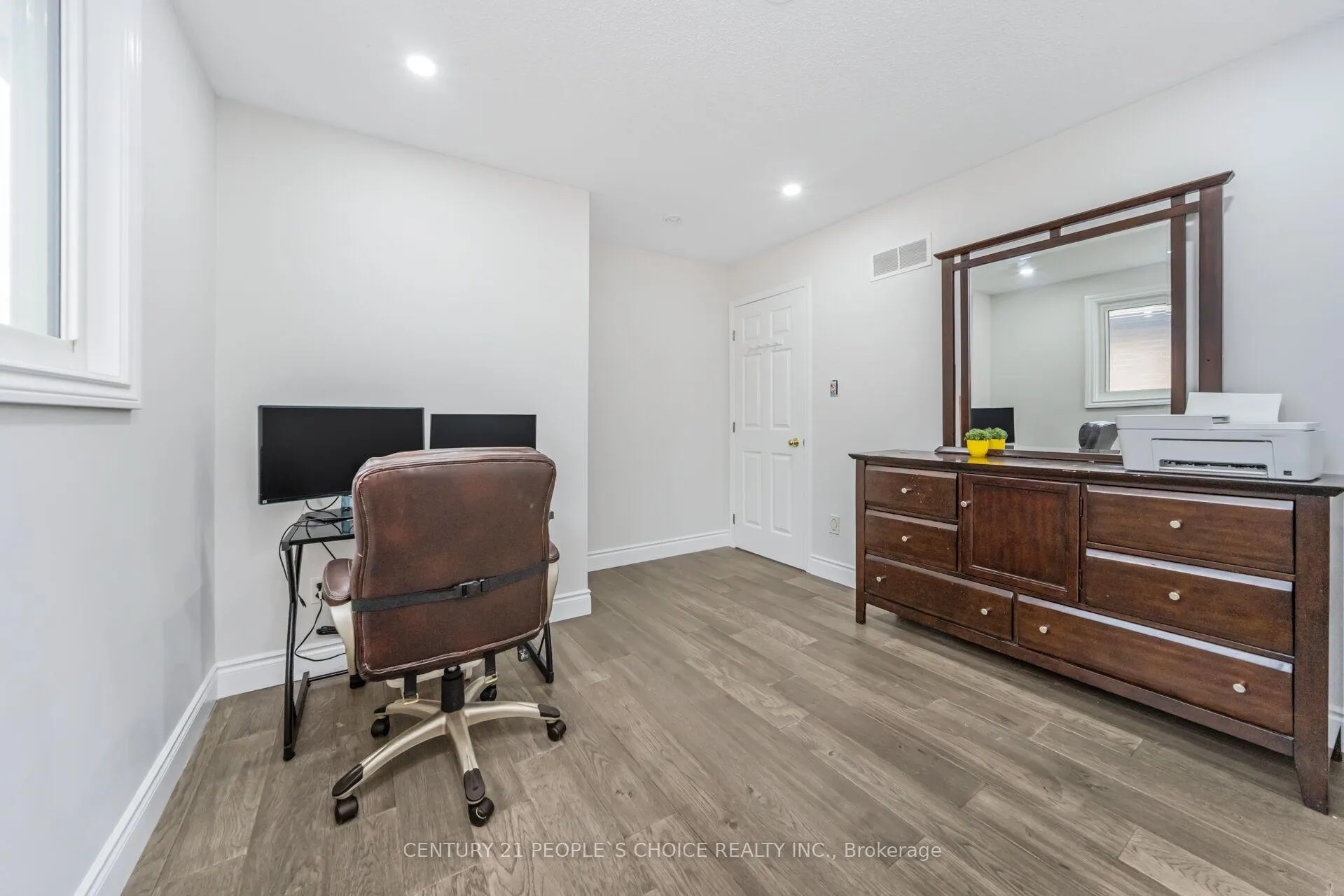 Photo 31 of 10 Hillgarden Drive, Hamilton, Stoney Creek — HOMEH