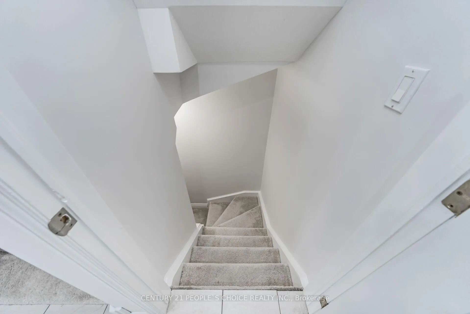 Photo 37 of 10 Hillgarden Drive, Hamilton, Stoney Creek — HOMEH