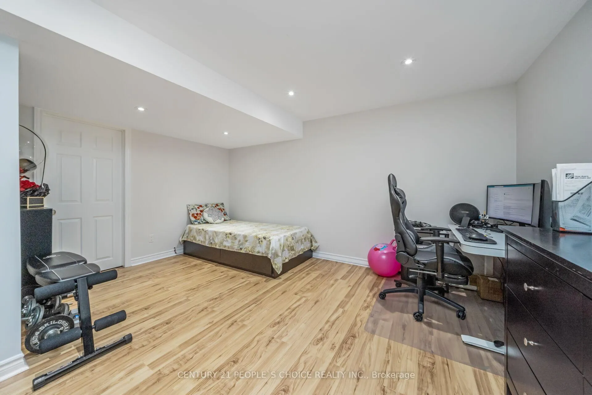Photo 39 of 10 Hillgarden Drive, Hamilton, Stoney Creek — HOMEH