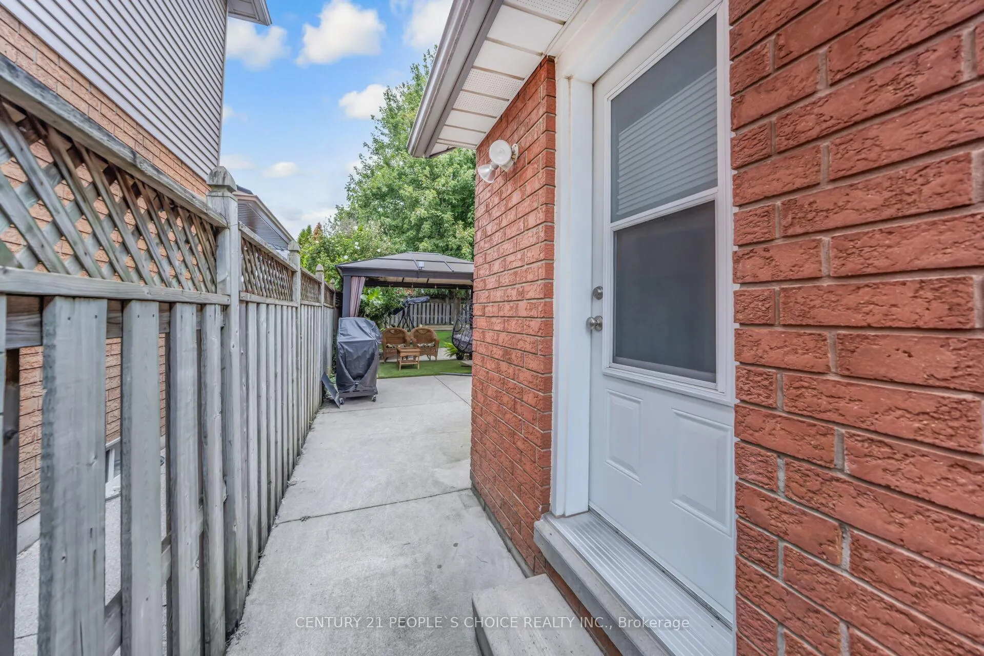 Photo 43 of 10 Hillgarden Drive, Hamilton, Stoney Creek — HOMEH