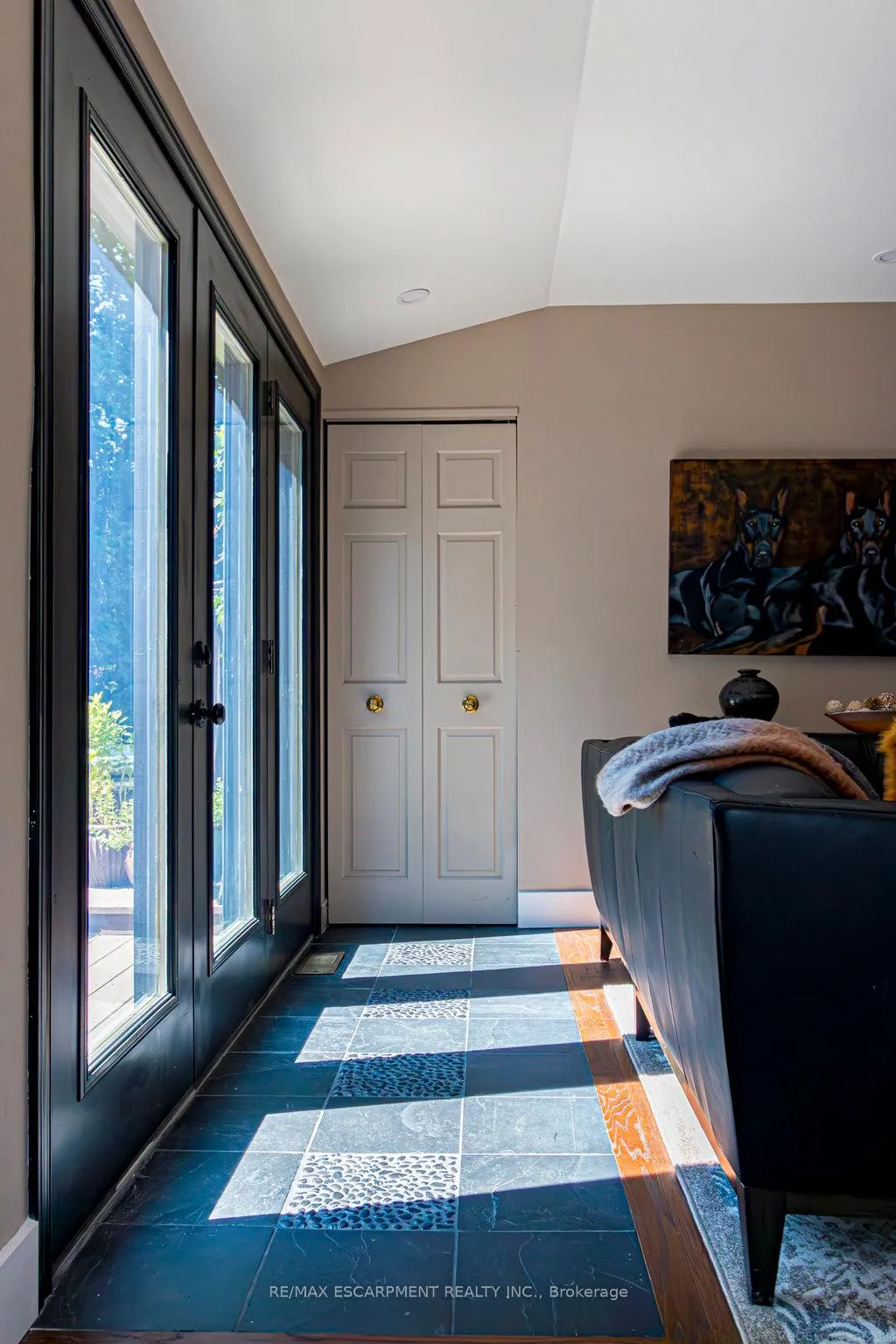 Photo 18 of 858 Montgomery Drive, Hamilton, Ancaster — HOMEH