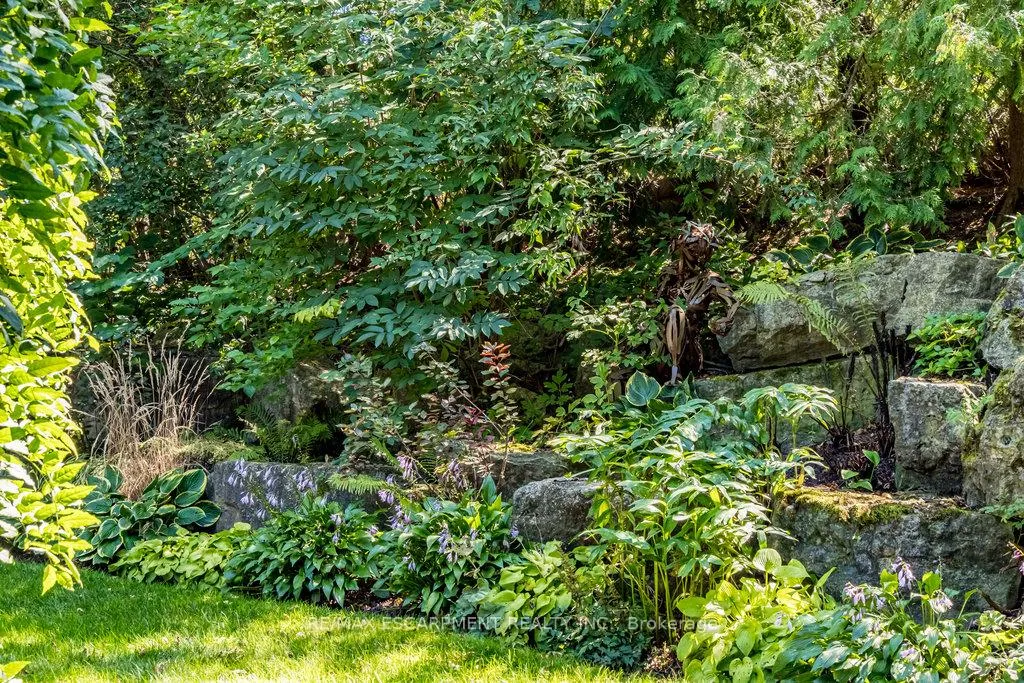 Photo 39 of 858 Montgomery Drive, Hamilton, Ancaster — HOMEH