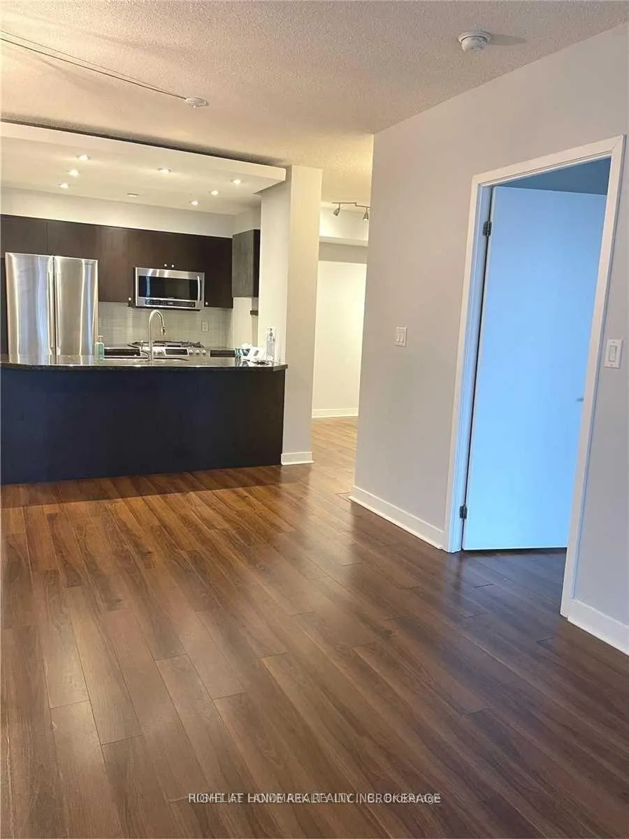 Photo 4 of Unit 2006, 5 Mariner Terrace, Toronto, Waterfront Communities — HOMEH