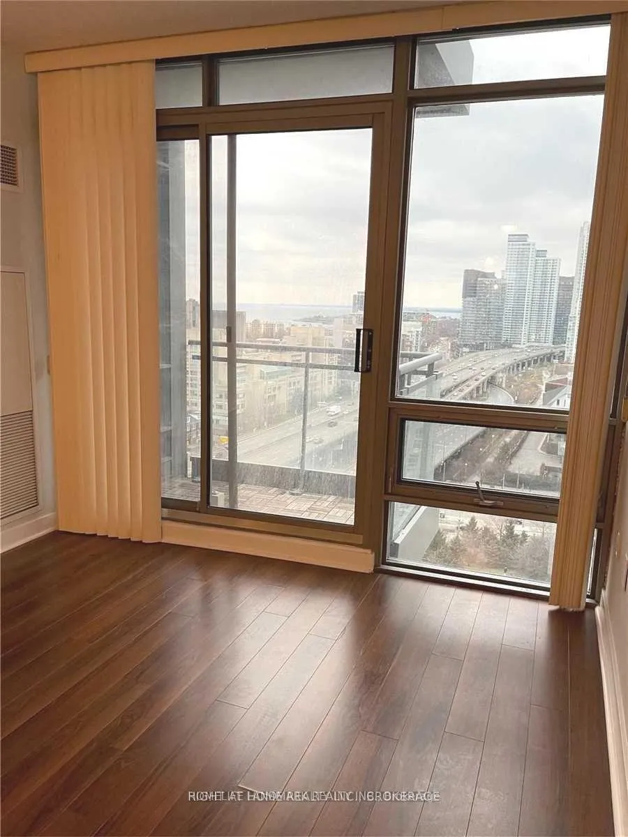 Photo 6 of Unit 2006, 5 Mariner Terrace, Toronto, Waterfront Communities — HOMEH