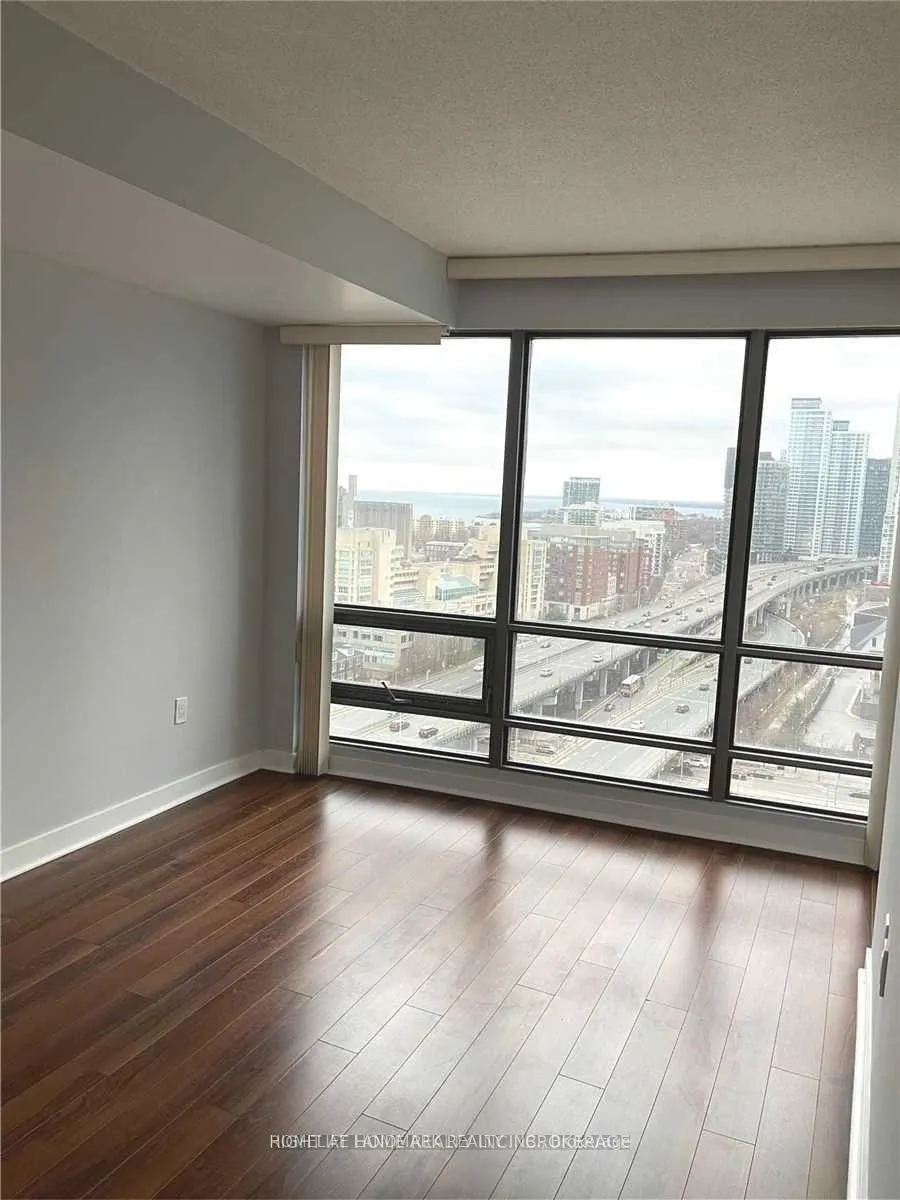 Photo 9 of Unit 2006, 5 Mariner Terrace, Toronto, Waterfront Communities — HOMEH