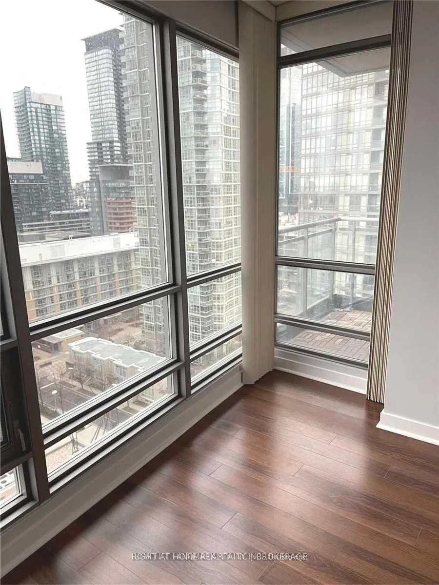 Photo 10 of Unit 2006, 5 Mariner Terrace, Toronto, Waterfront Communities — HOMEH