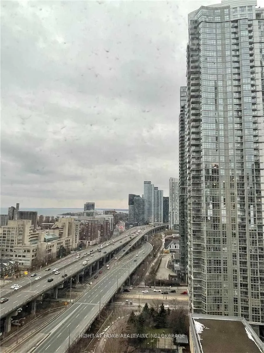 Photo 15 of Unit 2006, 5 Mariner Terrace, Toronto, Waterfront Communities — HOMEH