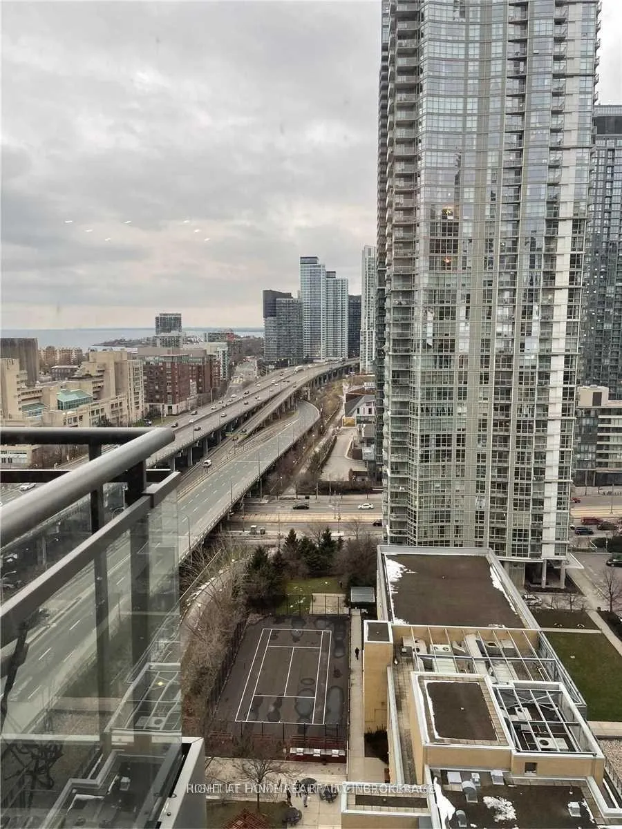 Photo 16 of Unit 2006, 5 Mariner Terrace, Toronto, Waterfront Communities — HOMEH