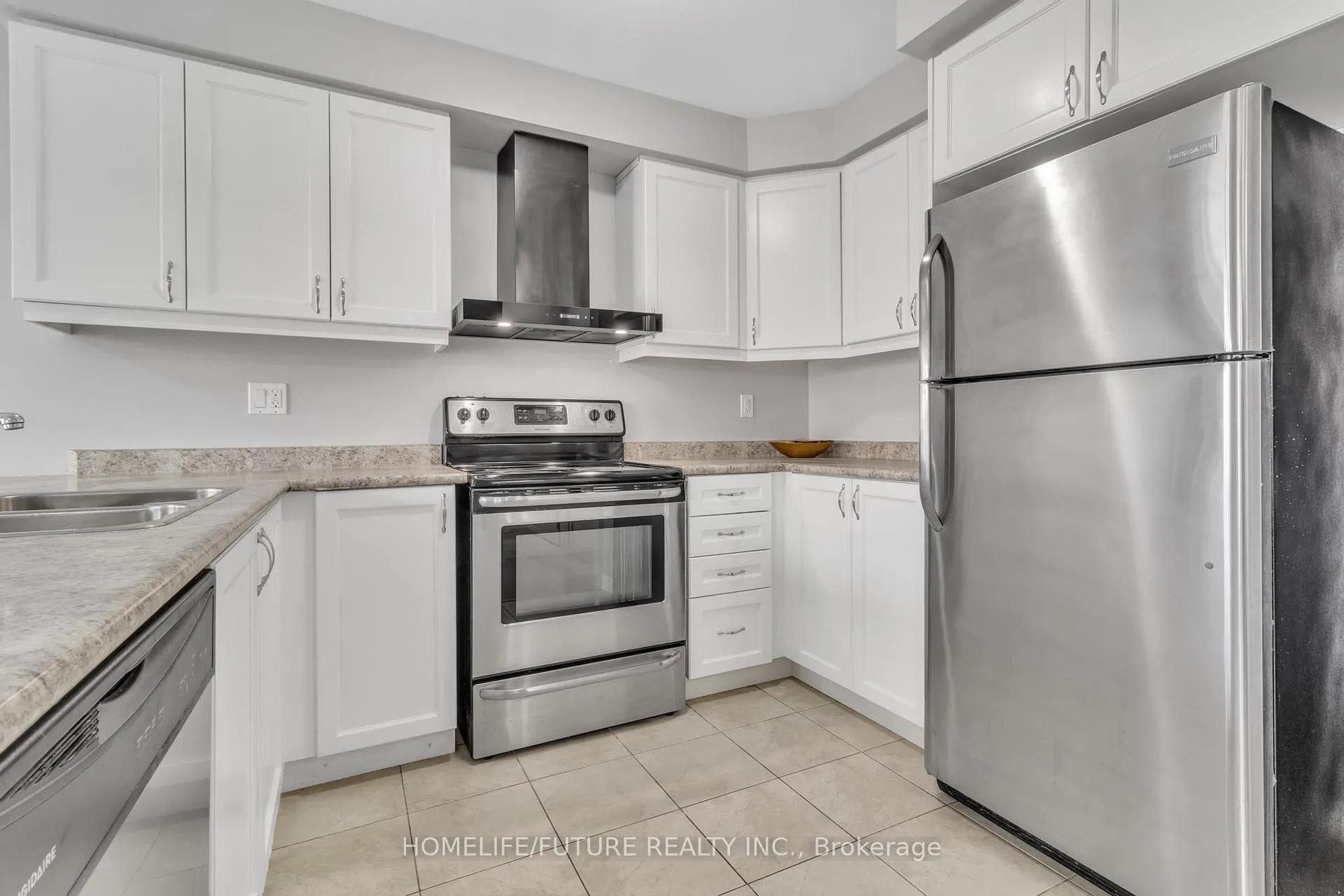 Photo 8 of 29 Blue Oak Street, Kitchener, Rosenburg — HOMEH
