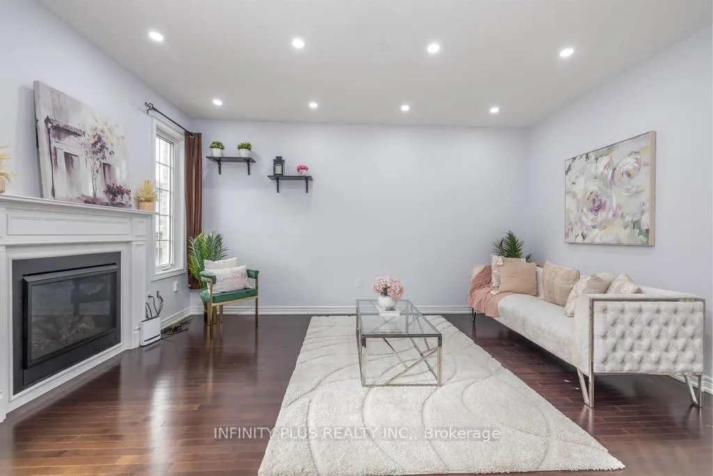 Photo 12 of 13 Buchanan Crescent, Brampton, Credit Valley — HOMEH