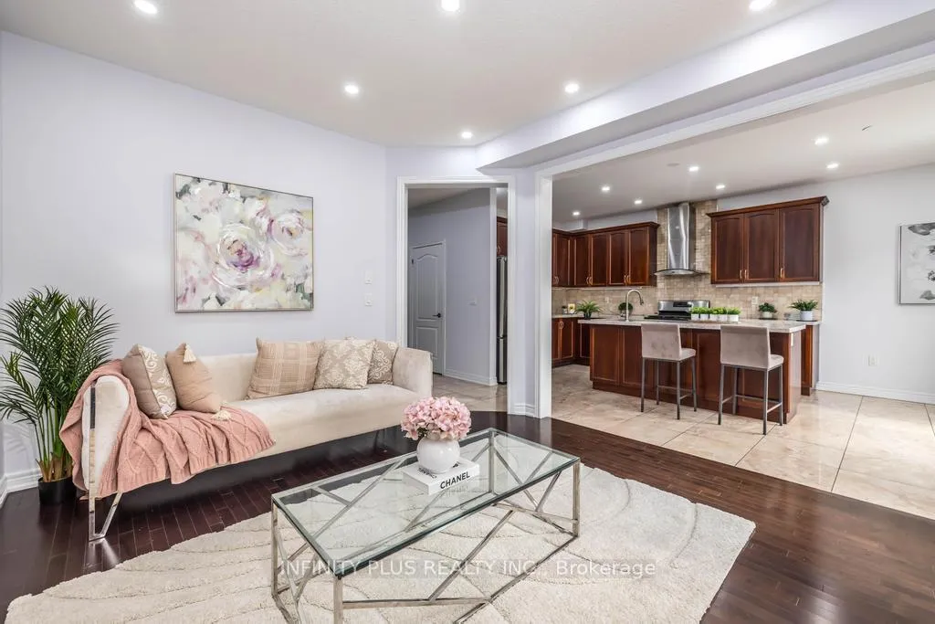 Photo 14 of 13 Buchanan Crescent, Brampton, Credit Valley — HOMEH