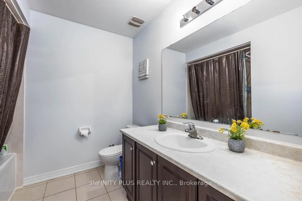 Photo 17 of 13 Buchanan Crescent, Brampton, Credit Valley — HOMEH