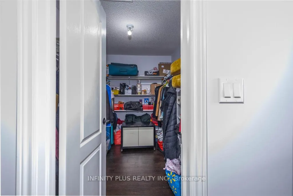 Photo 18 of 13 Buchanan Crescent, Brampton, Credit Valley — HOMEH