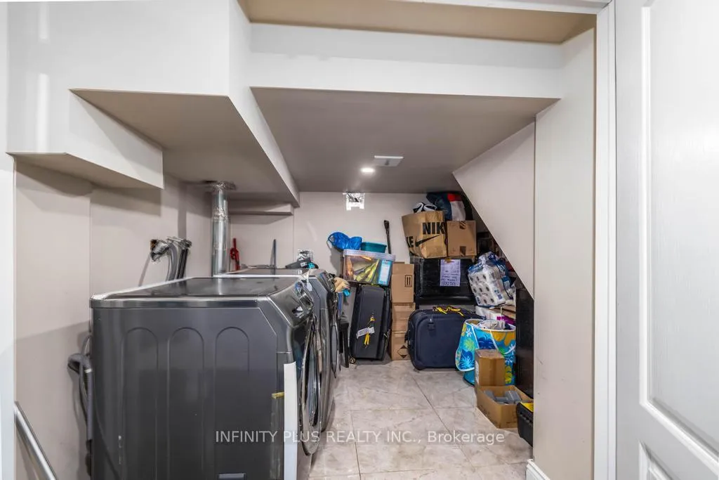 Photo 32 of 13 Buchanan Crescent, Brampton, Credit Valley — HOMEH