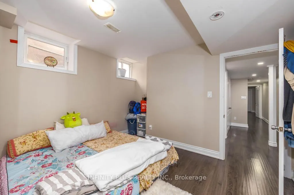 Photo 35 of 13 Buchanan Crescent, Brampton, Credit Valley — HOMEH