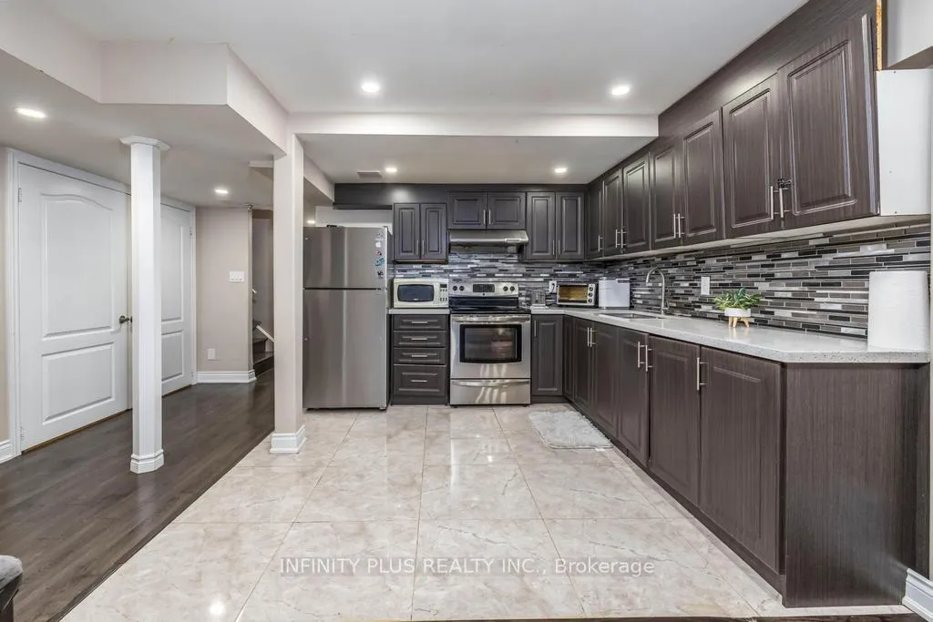Photo 37 of 13 Buchanan Crescent, Brampton, Credit Valley — HOMEH