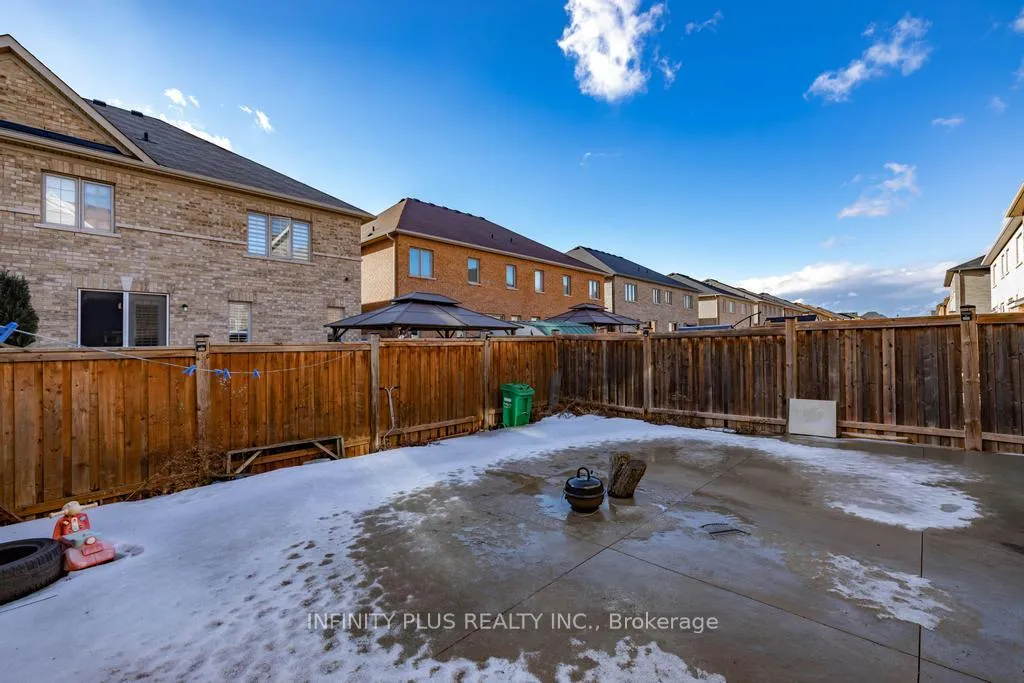 Photo 40 of 13 Buchanan Crescent, Brampton, Credit Valley — HOMEH