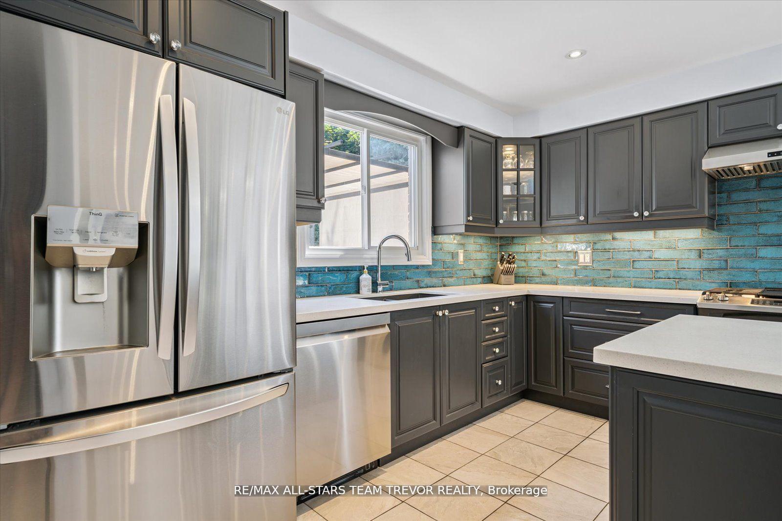 Photo 4 of 207 Biscayne Boulevard, Georgina, Keswick South — HOMEH