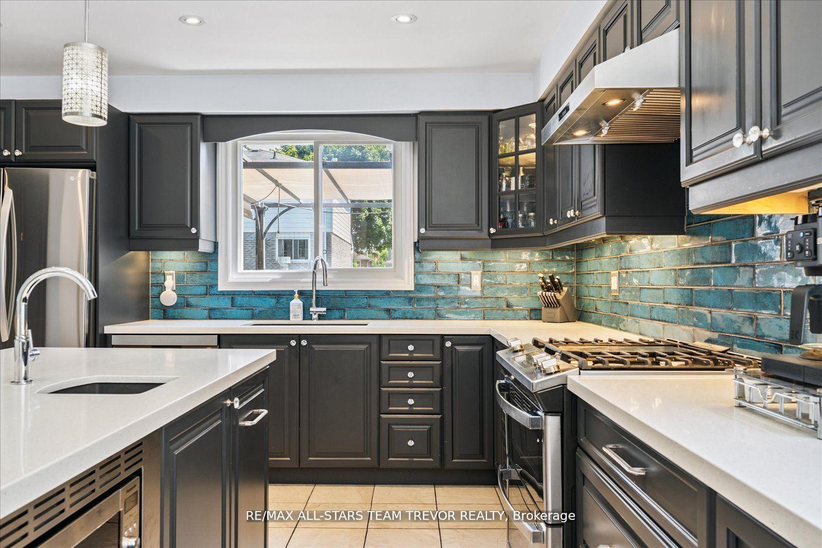 Photo 5 of 207 Biscayne Boulevard, Georgina, Keswick South — HOMEH
