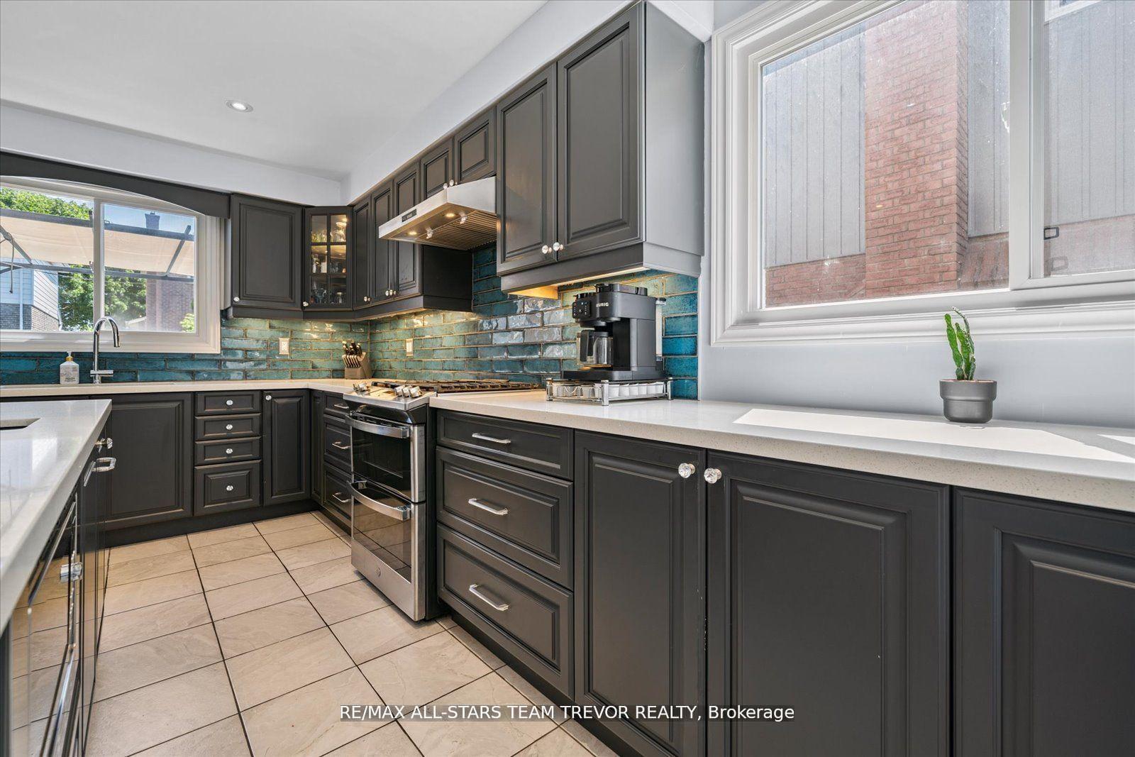 Photo 7 of 207 Biscayne Boulevard, Georgina, Keswick South — HOMEH