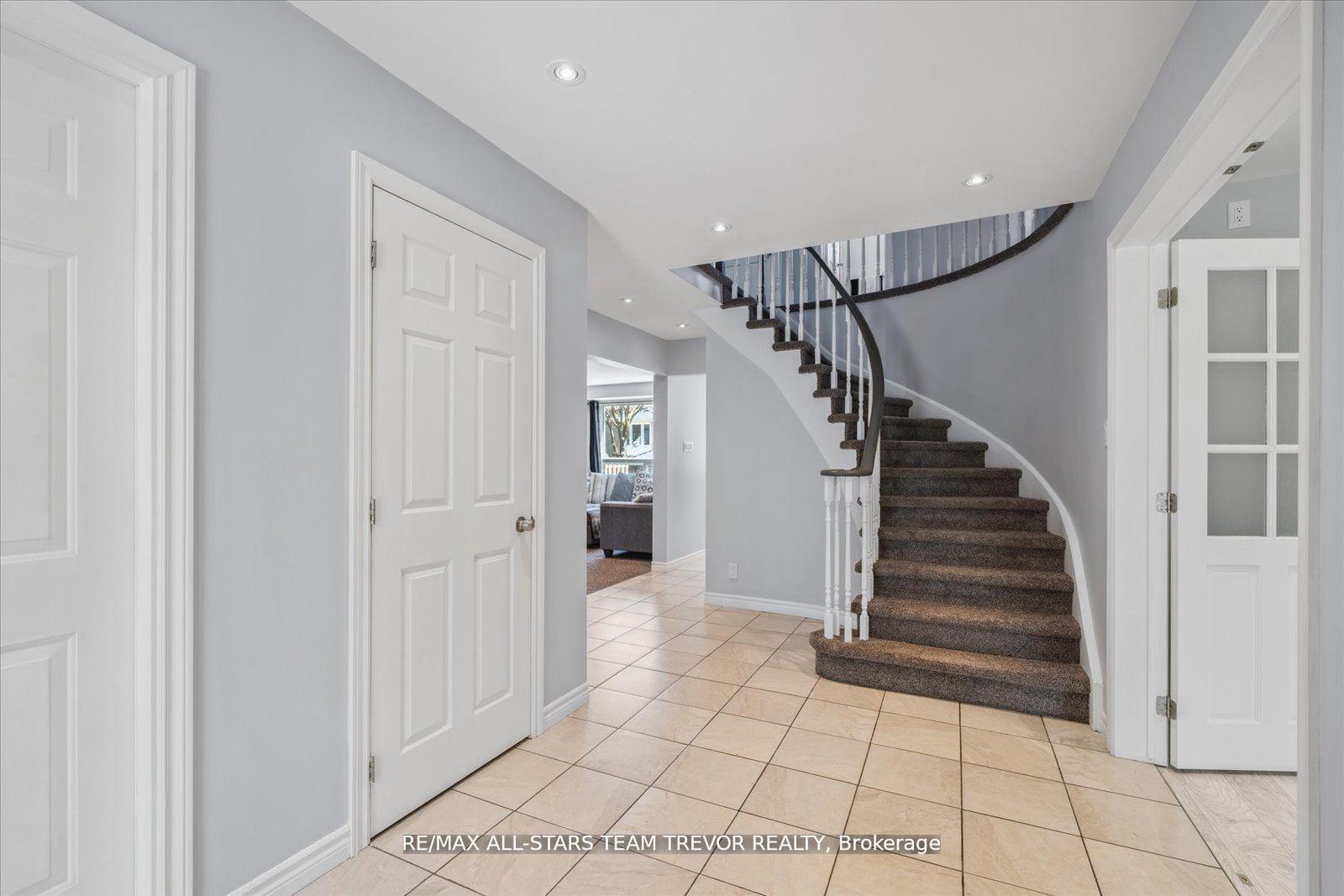 Photo 23 of 207 Biscayne Boulevard, Georgina, Keswick South — HOMEH