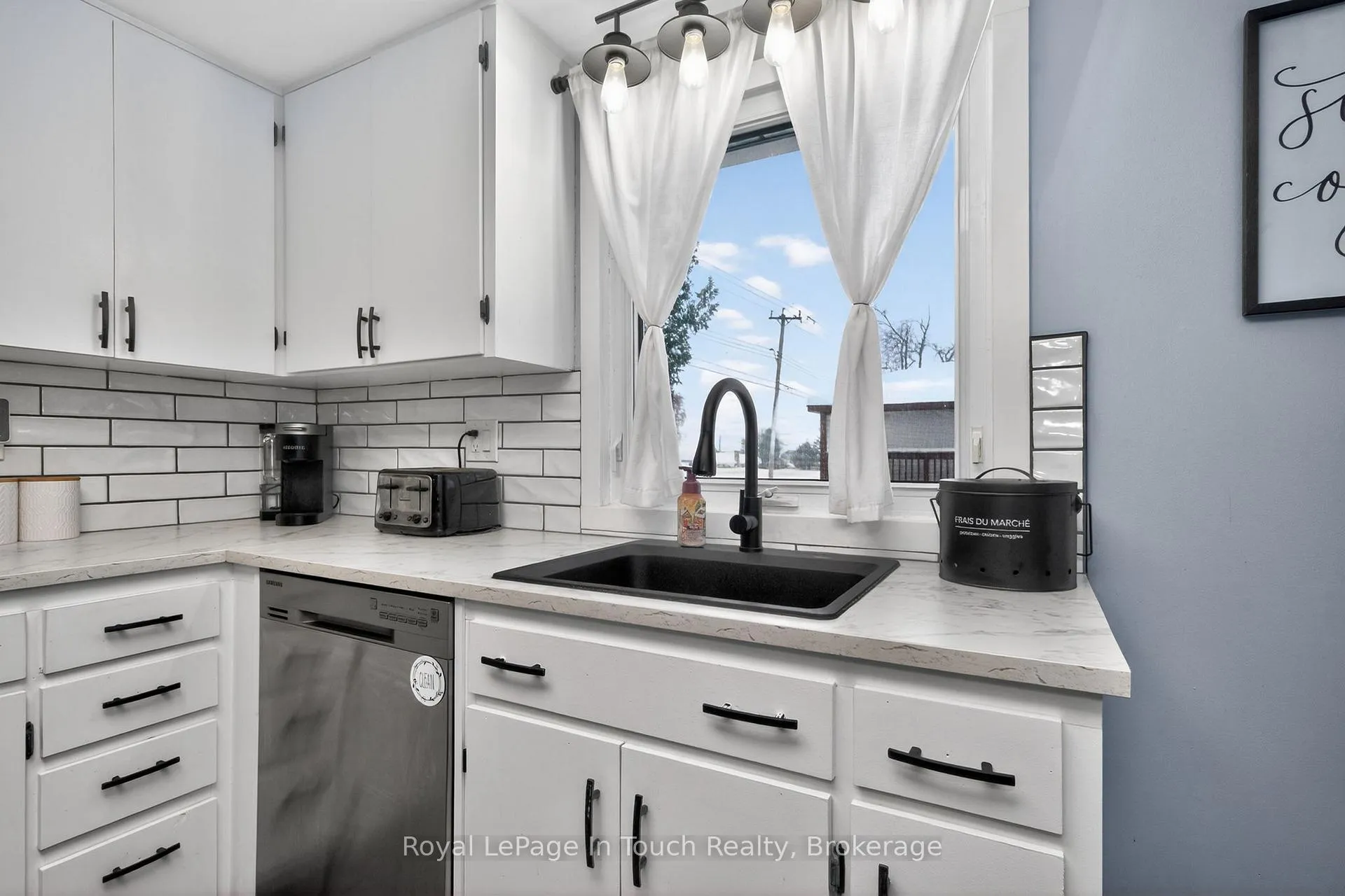 Photo 7 of 129 First Avenue, Tay, Port McNicoll — HOMEH