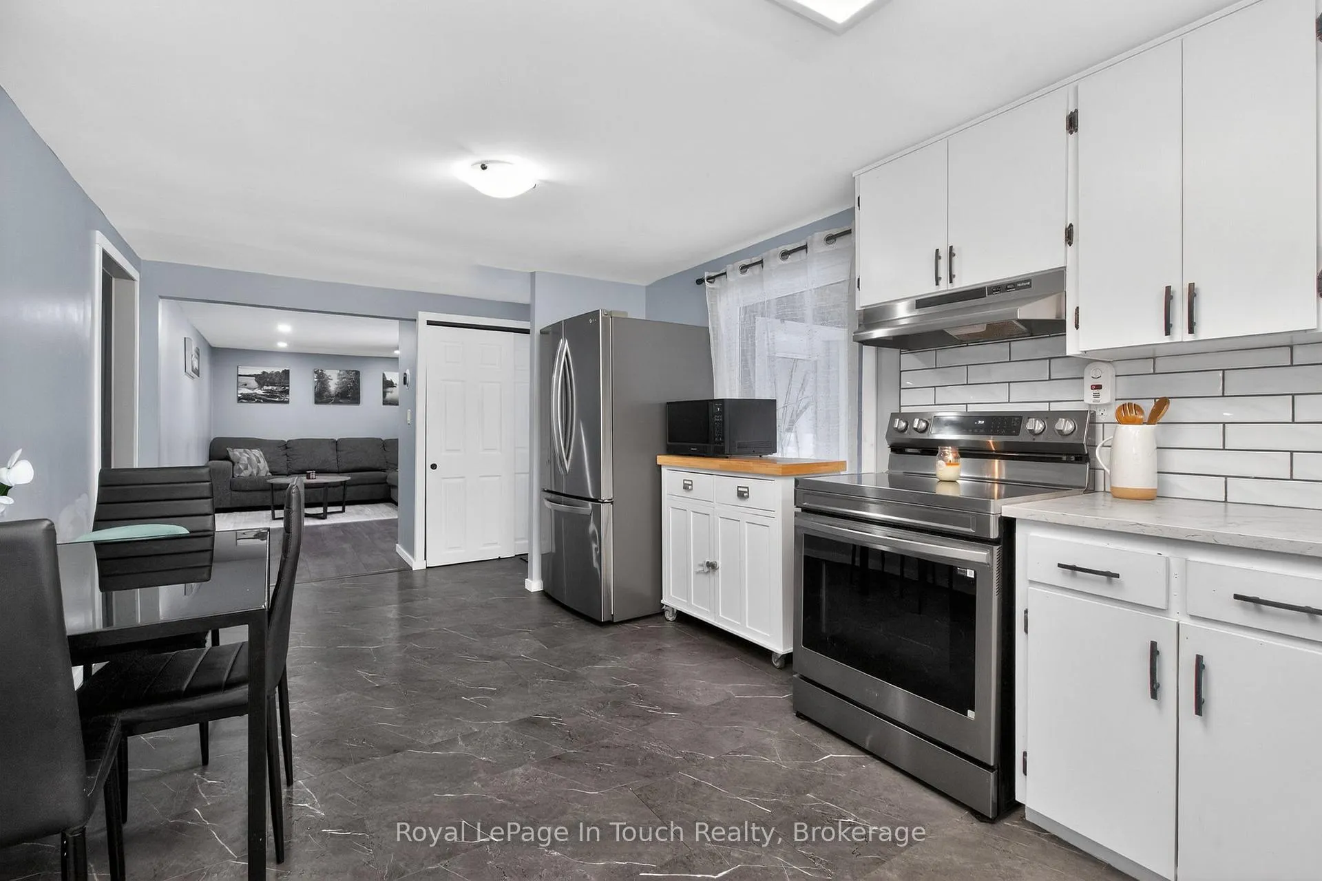 Photo 8 of 129 First Avenue, Tay, Port McNicoll — HOMEH