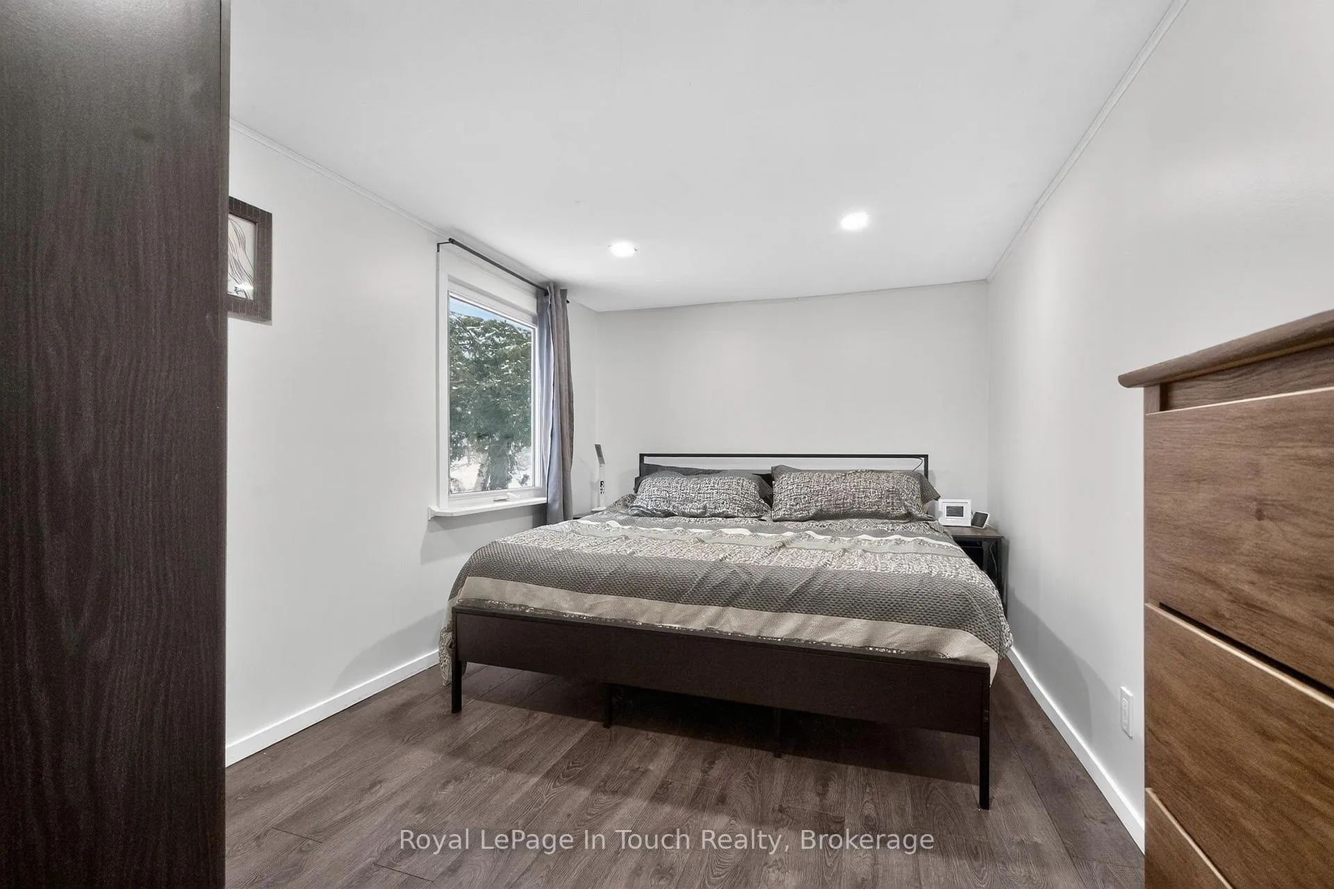 Photo 12 of 129 First Avenue, Tay, Port McNicoll — HOMEH