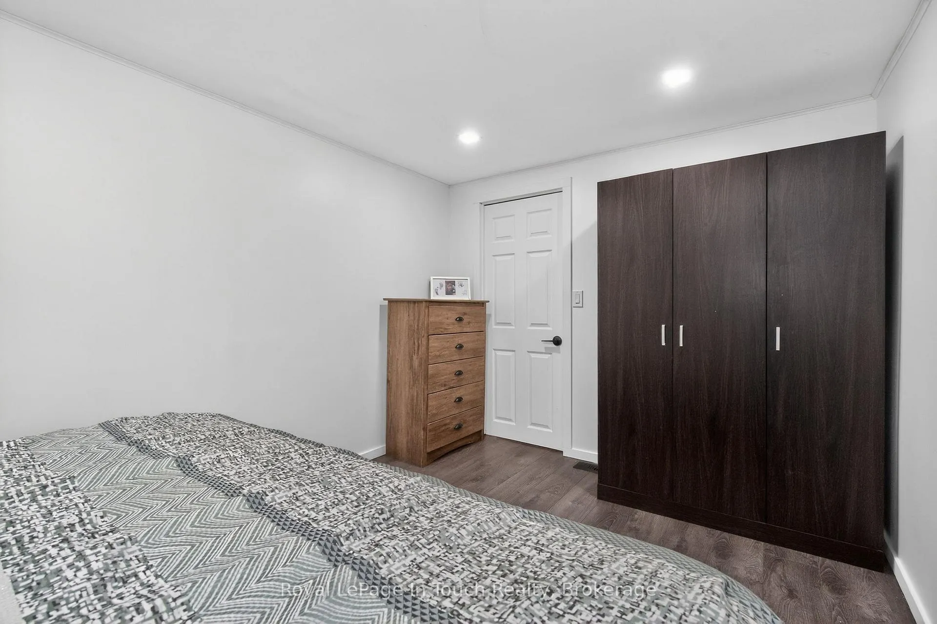 Photo 13 of 129 First Avenue, Tay, Port McNicoll — HOMEH