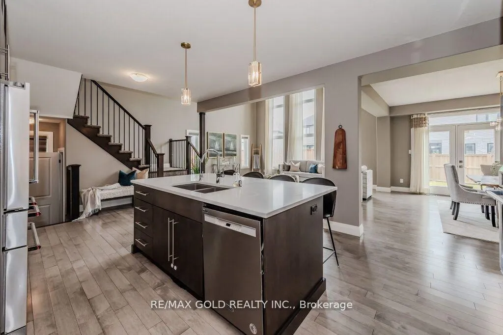 Photo 10 of 913 River Ridge Court, Kitchener — HOMEH