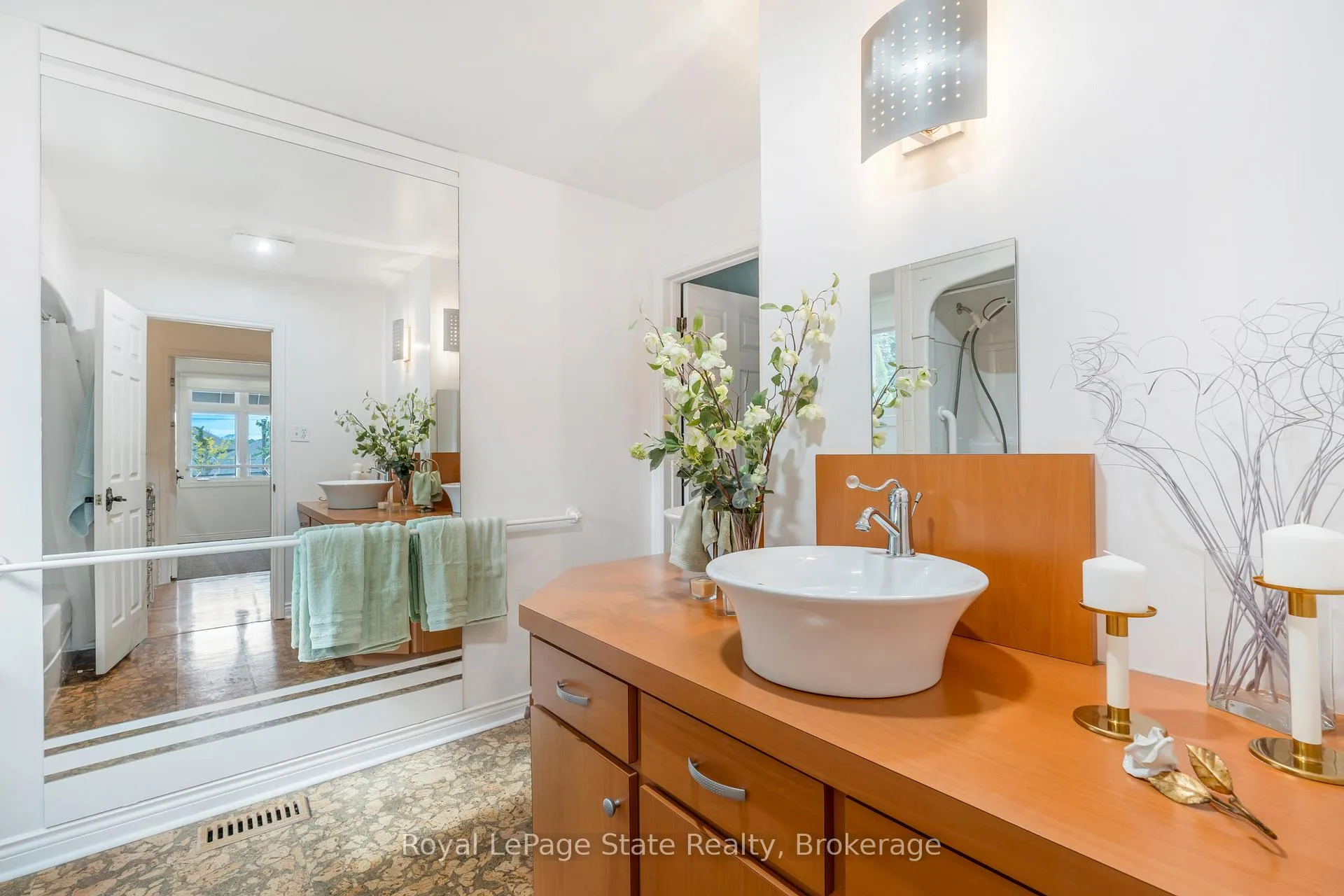 Photo 23 of 340 Southcote Road, Hamilton, Ancaster — HOMEH