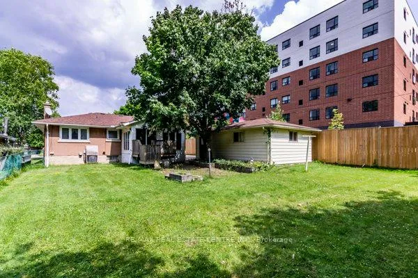 Photo 3 of 273 Sunview Street, Waterloo — HOMEH