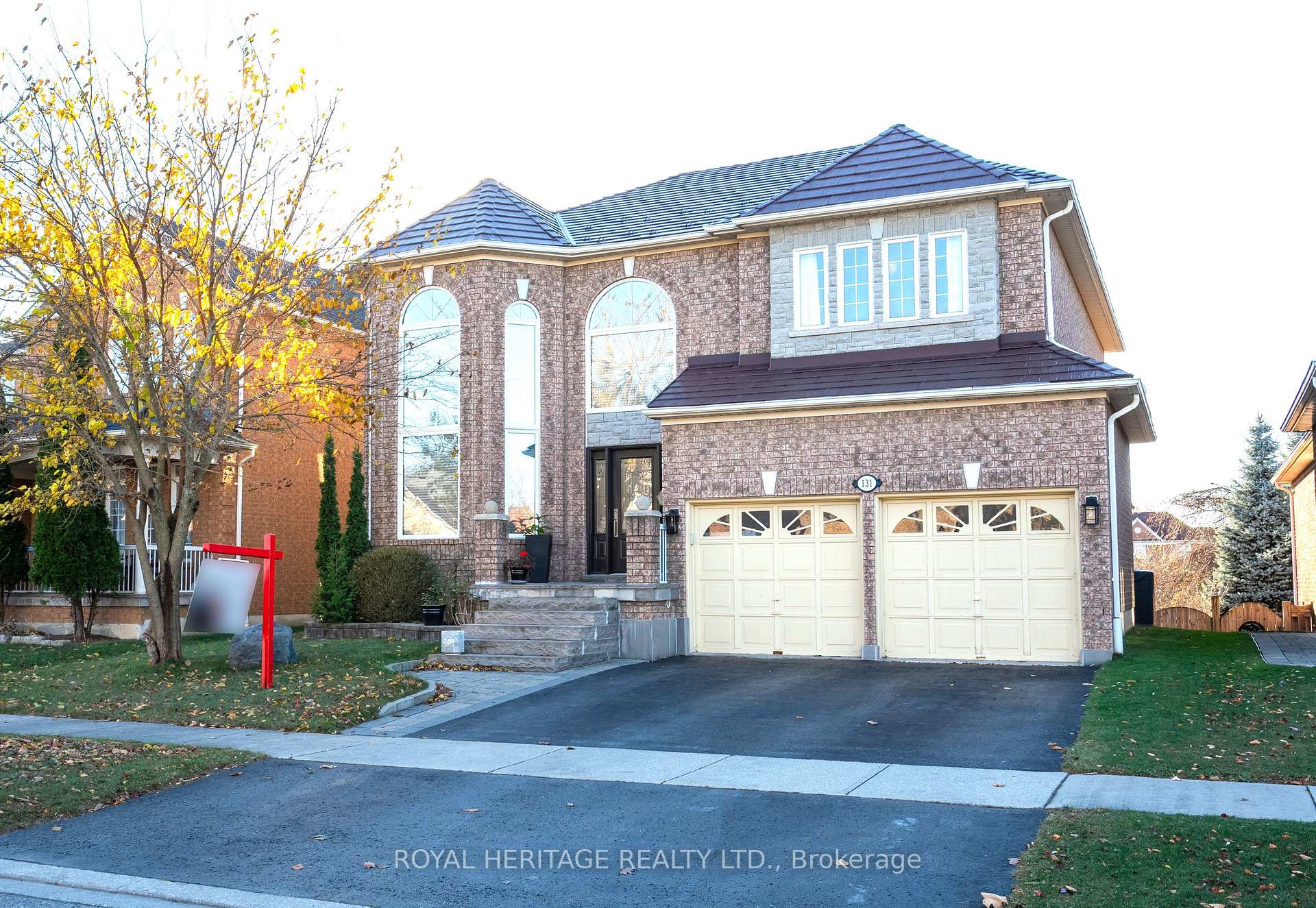 Front of 131 Root Crescent W