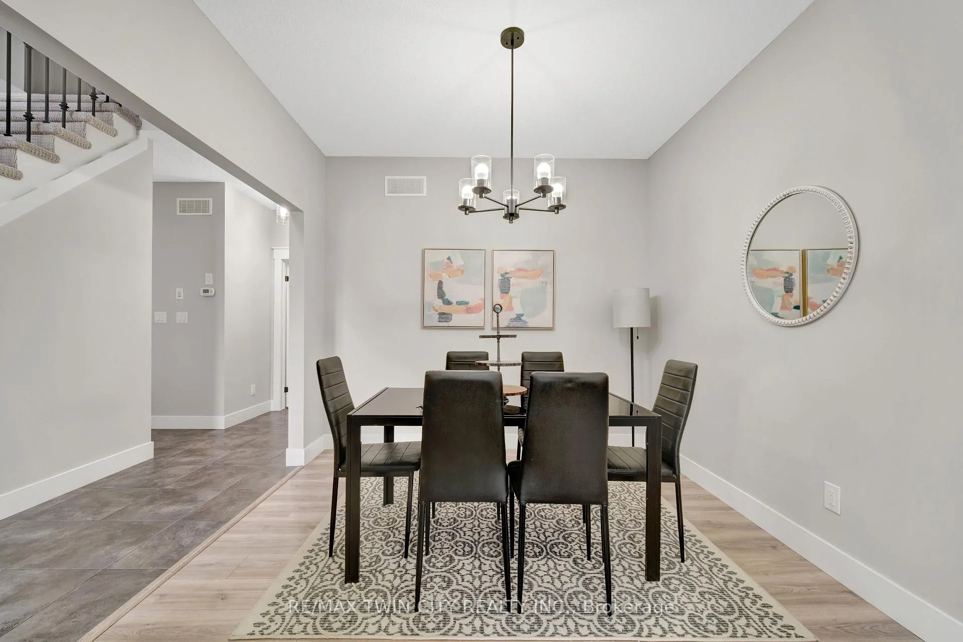 Photo 5 of 900 Steepleridge Court, Kitchener — HOMEH